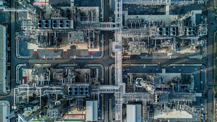 shutterstock_609092369-Aerial top view oil and gas refinery - Energy Transition.jpg
