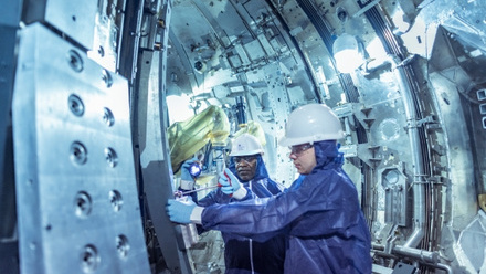Inside a fusion energy machine  training facility at UKAEA's Culham Campus - Credit UKAEA.jpg 1