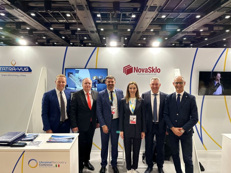 Philipp Zippe, Stephan Meindl, Igor Liski, Olha Batova, Yuri Buryanits and Alberto Masoero pictured