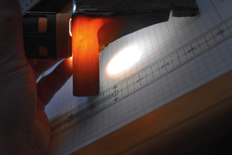 Extent of the cracking made visible using a light source in contact with the sample