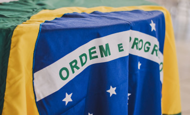 Brazil flag-rafaela-biazi-unsplash_edited.jpg