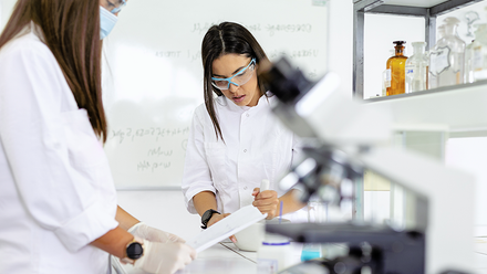 female researchers_800x533.png