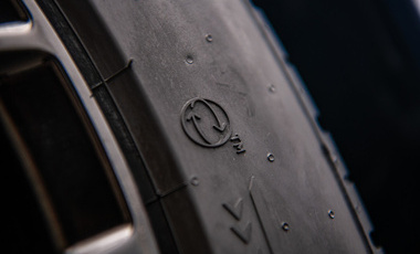 800_pirelli-logo-bio-basedamprecycledmaterials.jpg