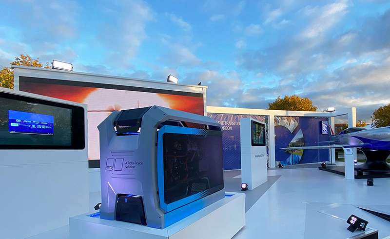 Rolls-Royce presents its mtu fuel cell element on the company's stand at the UN Climate Change Conference in Glasgow