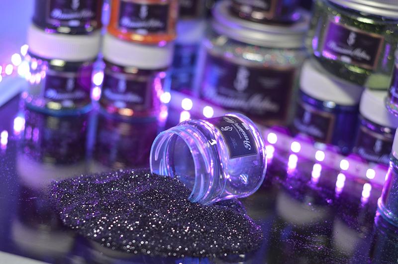 Glitter powder for specialist paint