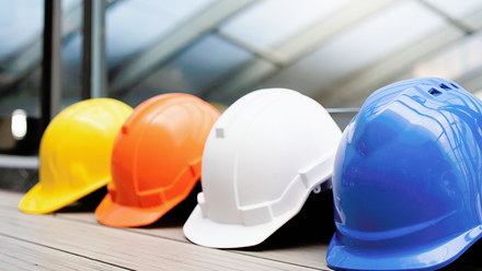 hard hats lined up_800x533.png