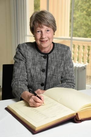 Rachel Williams signing the RAEng Fellows book