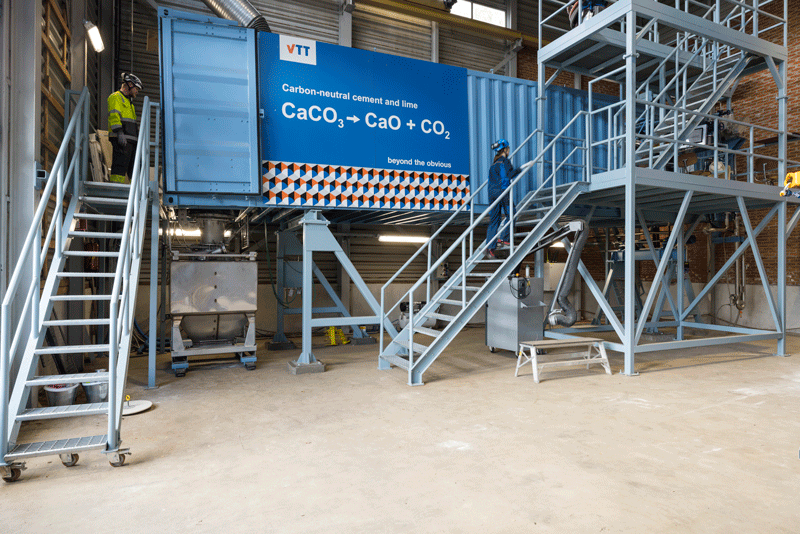 The electrically heated rotary kiln in a sea container at VTT