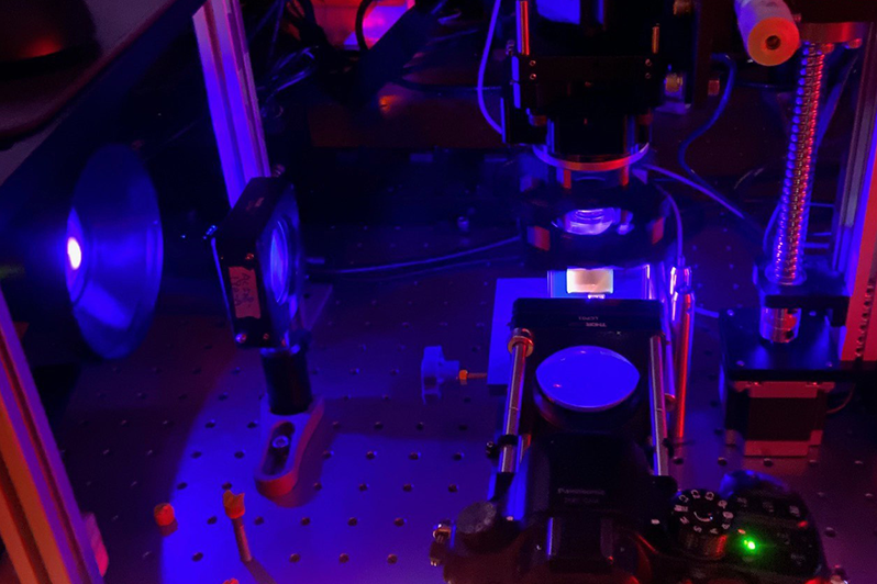 Volumetric printer for additive manufacturing without heat