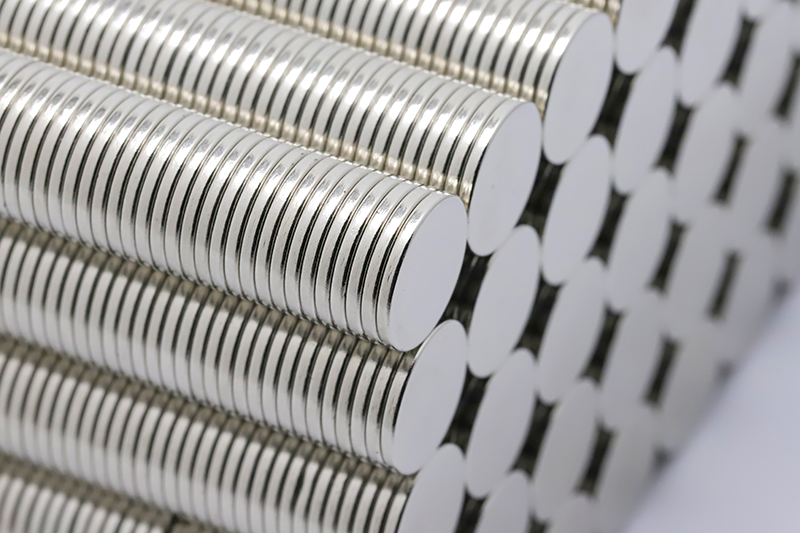 Stock image of round neodymium magnets stacked horizontally