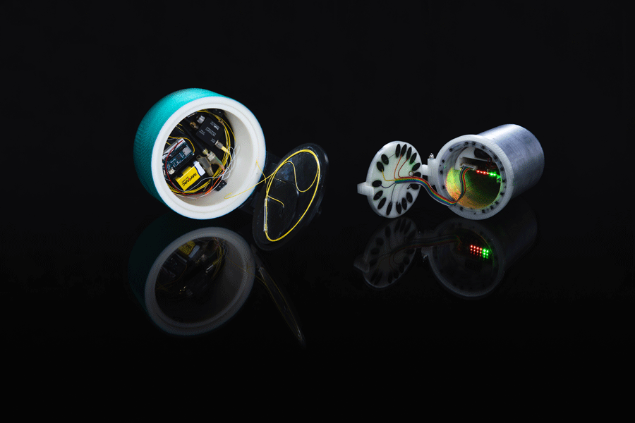 The fibre optic and conductive trace tamper evident containers