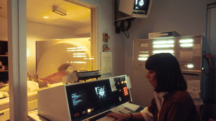 national-cancer-institute-rUfUd-7WW78-unsplash_WEB.gif